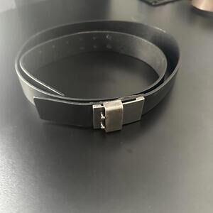 RUDSAK Men's 100% Genuine Leather Black Belt/Silver-Tone Buckle - Size 38